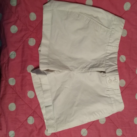 White shorts - Picture 2 of 2